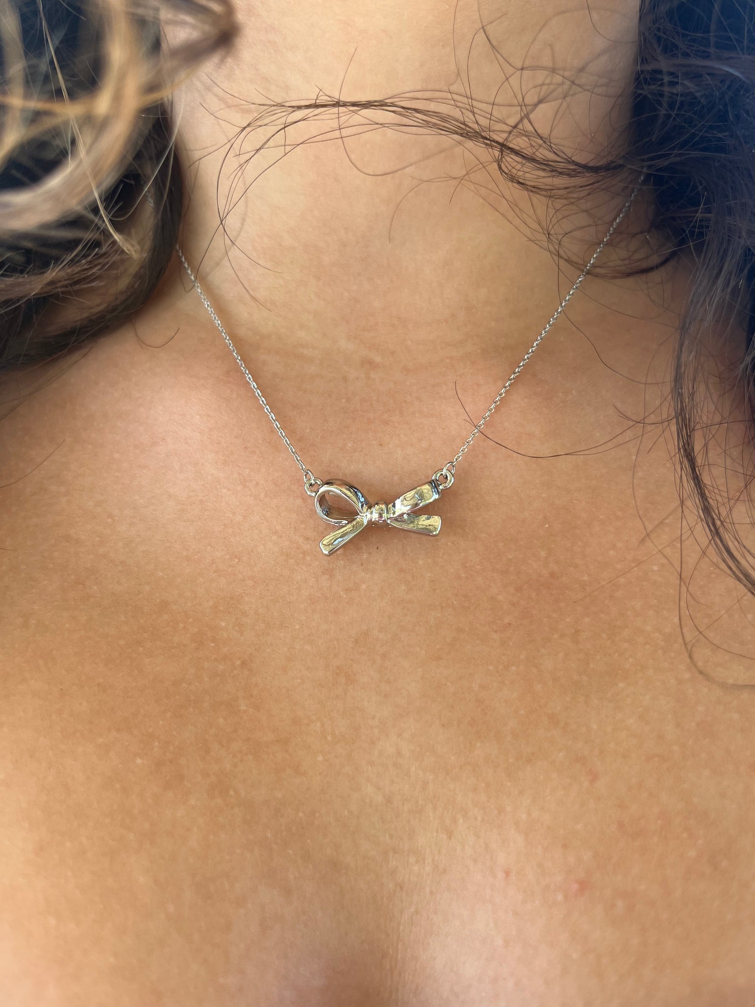 Sliver Bow Necklace